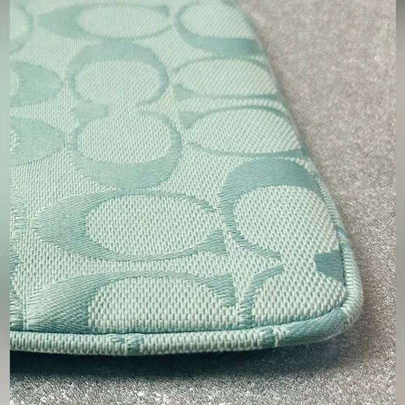 Coach Mint Green Signature Jacquard Wristlet - Picture 9 of 12